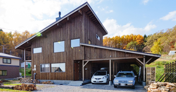 大雪山を眺め「木」を楽しむ注文住宅　中富良野町・Ｔ邸/藤井光雄工務店