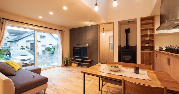 ペレットストーブとこだわり造作で始まる、2人の暮らし(江別市･H様)／シノザキ建築事務所