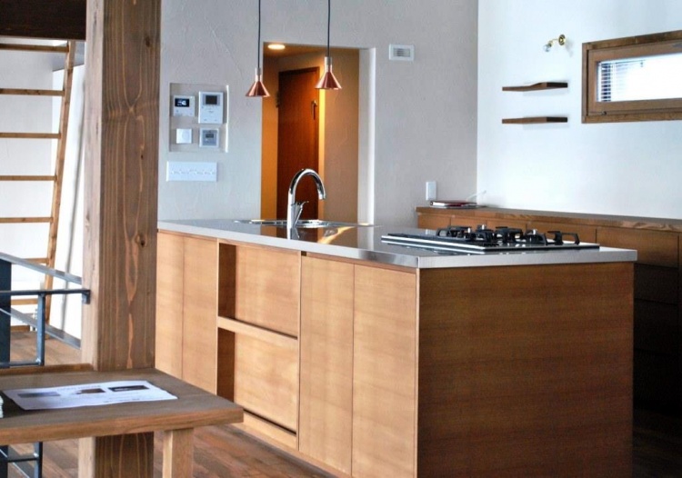 自然素材、スキップフロア、大工の腕。見どころいっぱいの住宅