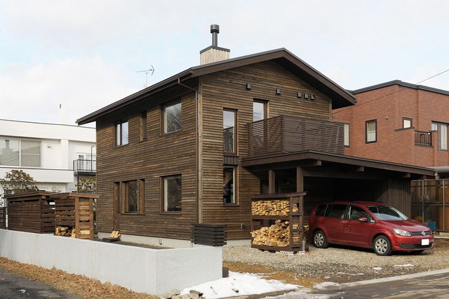 住宅街なのに、森の中の別荘気分で暮らす。　江別市／Mさん　丸三ホクシン建設