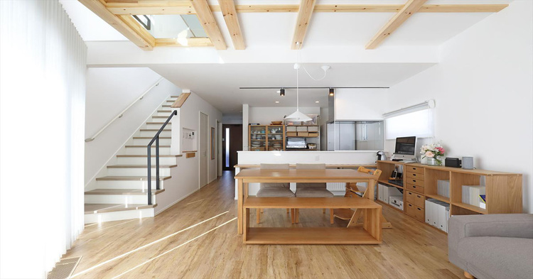 35坪狭小地に建つ、明るく開放的な2階建コンパクトハウス／アシストホーム