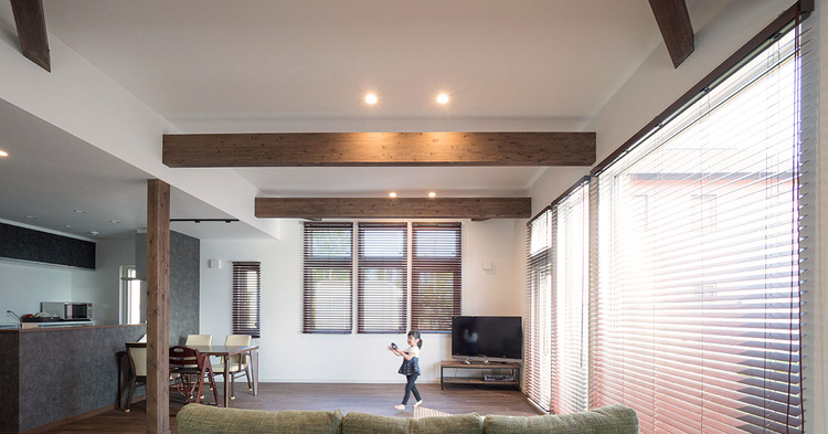 独自床暖房の快適設計＆高天井のリビングの家／石狩市・ブレイン札幌