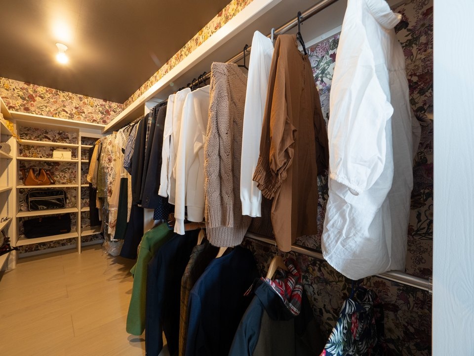 奥行が4mもあるウォークインクローゼット