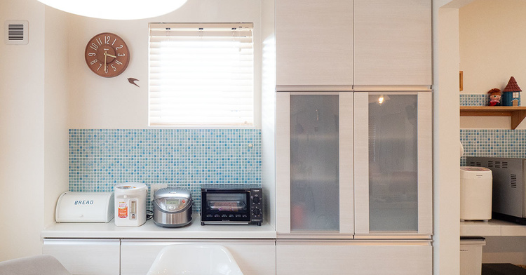 子育てを楽しむ赤い三角屋根の家/セルコホーム旭川・小森工務店