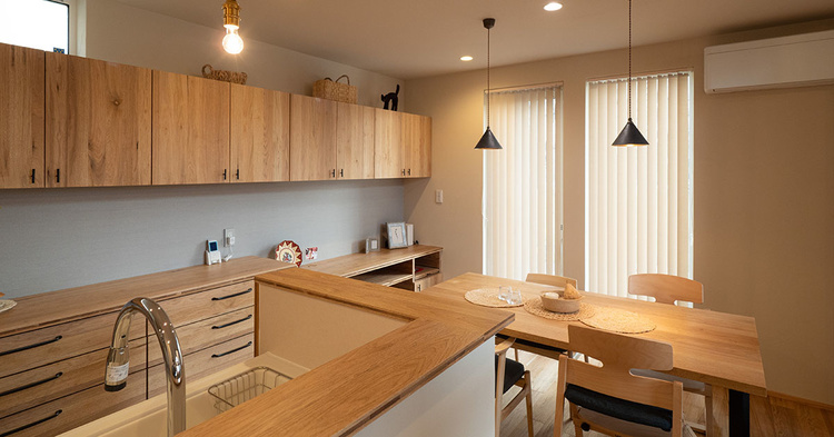 洗練されたインテリア計画で寛ぎの住まいを 札幌市／シノザキ建築事務所