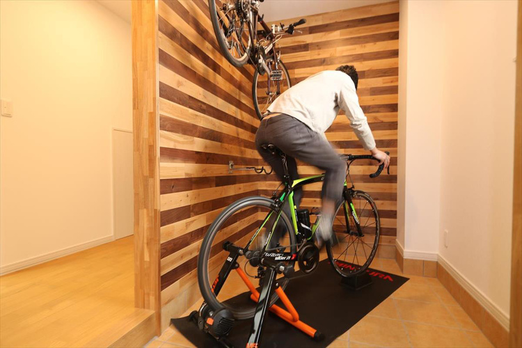 中古戸建をリノベして、大好きな自転車と暮らす/札幌市Tさん/リビングワーク