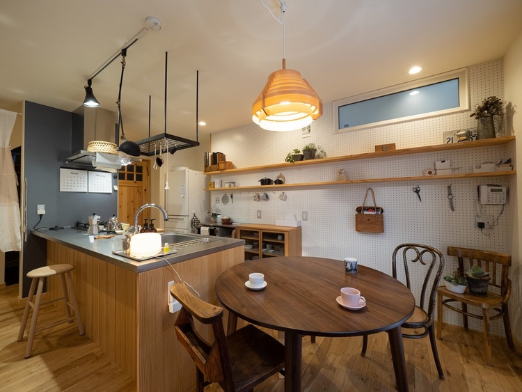 札幌で一人暮らしを楽しむ完全分離二世帯住宅／白田建築事務所