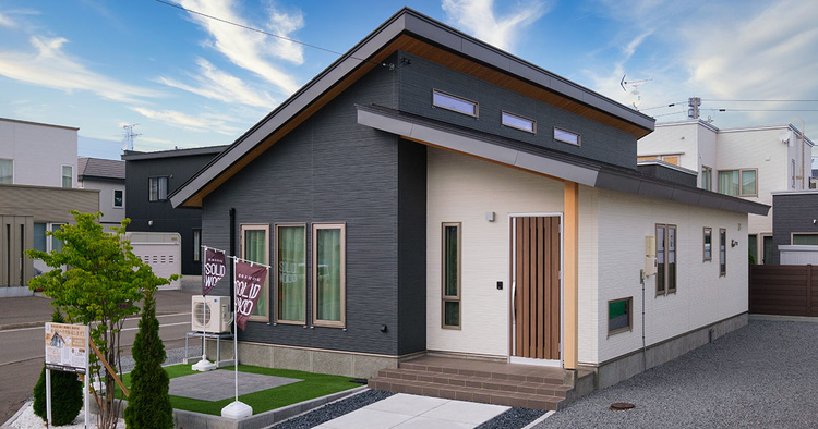 上質な木の魅力、昭和木材の人気モデルハウス/旭川市