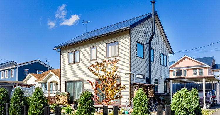 太陽光発電＋薪ストーブのエコ住宅で光熱費実質ゼロの家　帯広市Kさん／ホーム創建