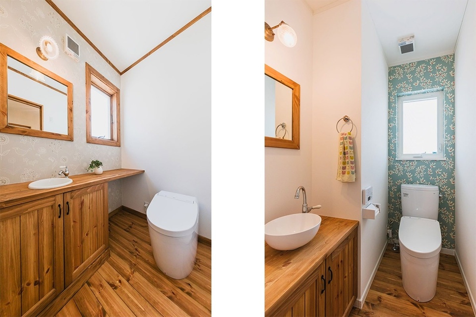 一階トイレ（左）と二階トイレ（右）。二階のシンクは水も汲めるような水栓を選びました