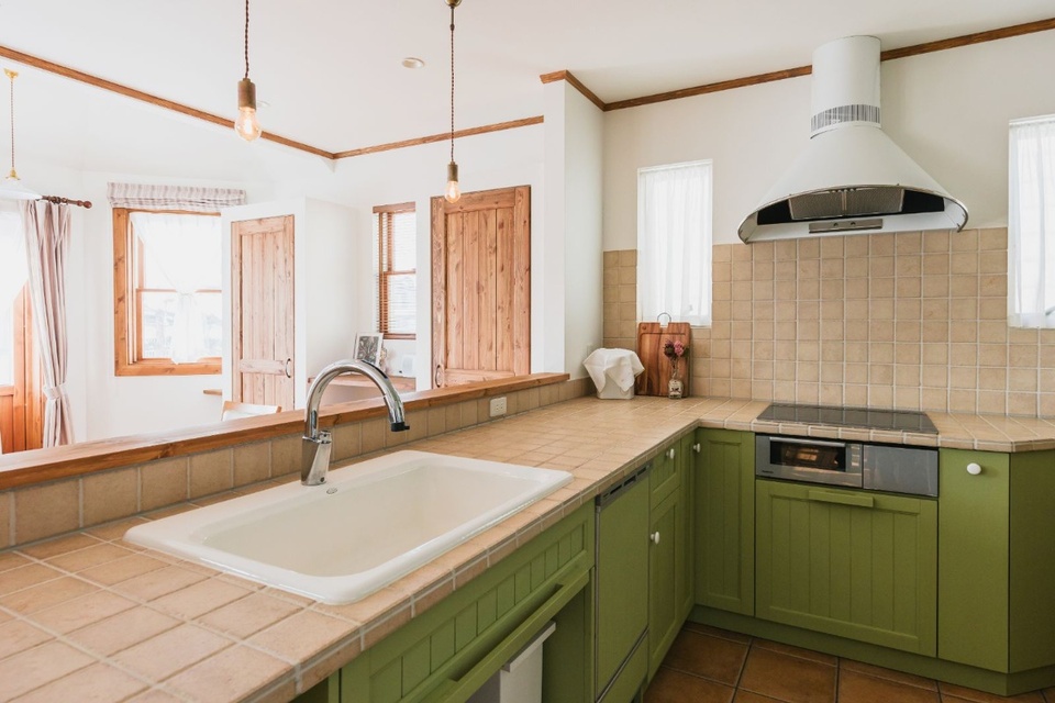 「海外の映画に出てくるような広くて明るいキッチンが好きで」と奥様。イメージ通りの仕上がりになりました