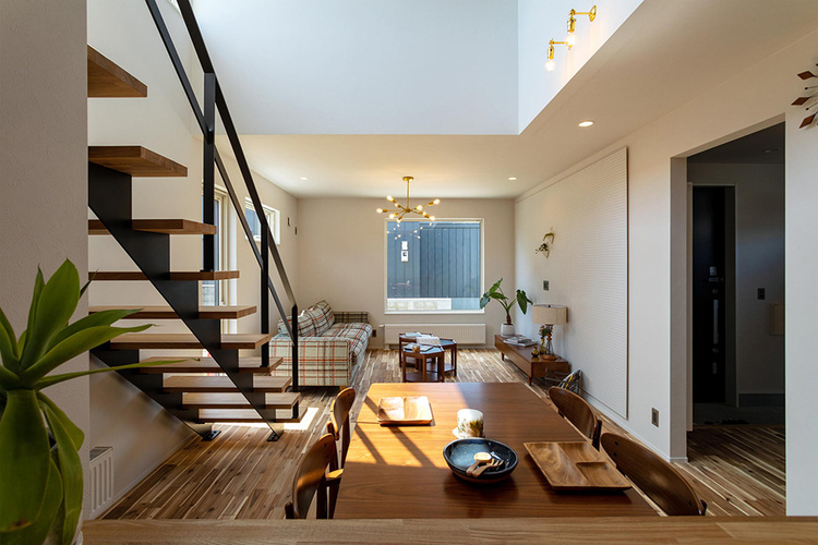 選んだのは暮らしにフィットする家．家具までそろうリヴスタイル（札幌）