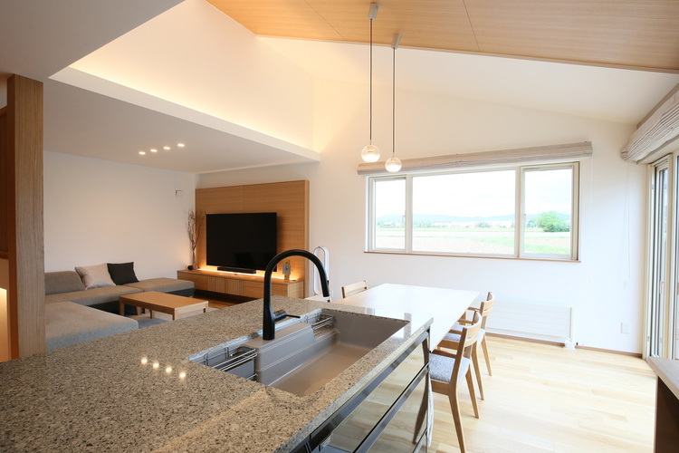 北海道らしい景観と木の表情を生かした家　旭川市M邸／昭和木材