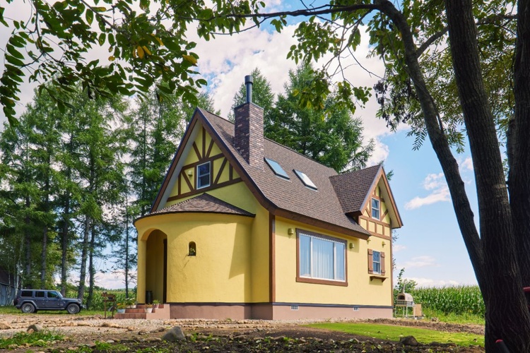 北海道・上士幌でピザとキャンプを楽しめるお宿「咲色～sairo～」