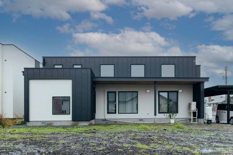 回遊動線で快適　平屋のモダンハウス/鹿追町O邸　カントリーヴィレッジ