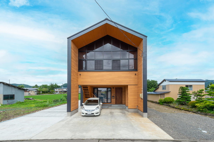 北海道レベルの高断熱とカフェのような外観　大仙市K邸／村上工務店
