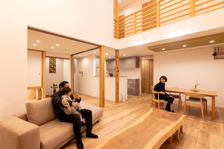 「うえはら生花店」店舗リニューアルと自宅を新築　北広島市U邸／松浦建設