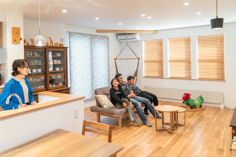 階段踊り場を活用した書斎とピアノスペースのある家　東神楽町Sさん／昭和木材