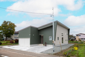 全館空調を生かした洗濯乾燥室など家事楽でおしゃれな平屋　大仙市S邸／村上工務店