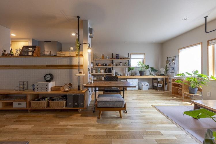 それぞれの好みを反映した延床５３坪・街中の二世帯住宅　札幌市東区