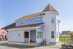 塔のある可愛い家/枝幸町Ｓ邸/ セルコホーム旭川・小森工務店