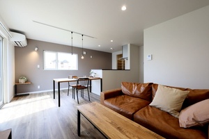 公開直後にお問い合わせ殺到！家族が集まる真四角LDKモデルハウス　※公開は終了いたしました