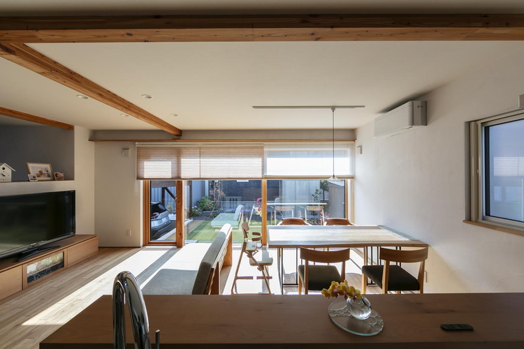 光をまとうガラス工芸と自然素材の家　札幌市Tさん／SUDOホーム