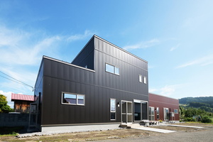 リンゴ農家の2世帯住宅を「暖かく快適に」/青森県平川市・S邸/小野住建