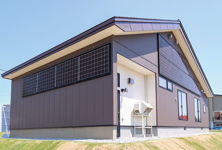 壁設置の太陽光発電/カネカ/沼田町での実績公開　期待を上回る数値