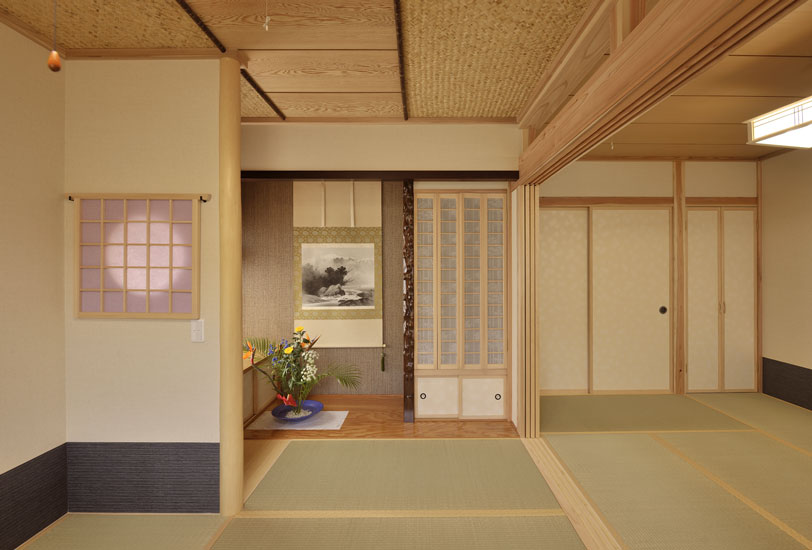 通常は中央に配される網代を両側に。中央は30年前に採取した屋久杉