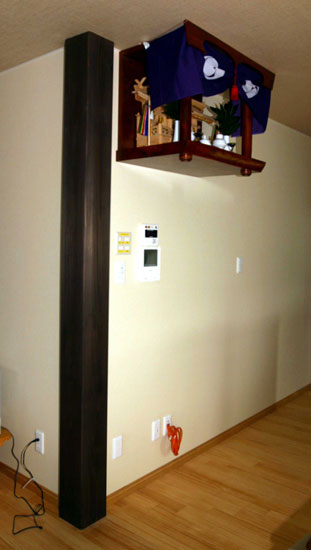 最も負担のかかる中心部分に、18cmの大黒柱。これも北一タカハシ建設がこだわっている部分