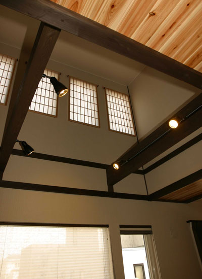 吹き上げ天井のリビング