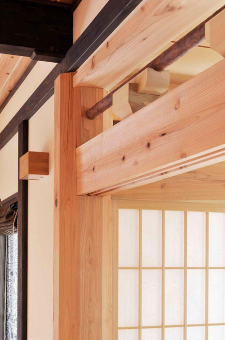 八角形の大きな大黒柱。家では珍しいが、お寺などではよく見られるそう