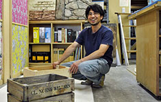 DIYリフォームに挑戦2　エイジング塗装で身の回りの小物をアンティーク風に簡単アレンジ♪