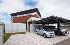 建替えで実現！ペットとアウトドアが楽しめる家 札幌市･Tさん／アウラ建築設計事務所