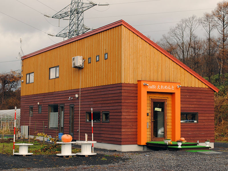 ローコストの救世主と創った自分カラーのカフェ　小樽市・若林さん／白田建築事務所