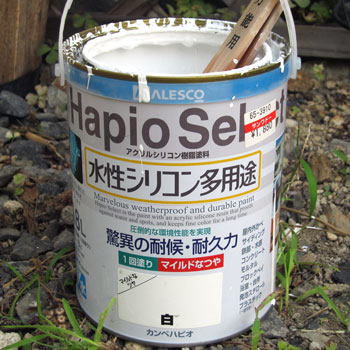 使ったペンキはホームセンターで市販されている水性の塗料0.8L缶