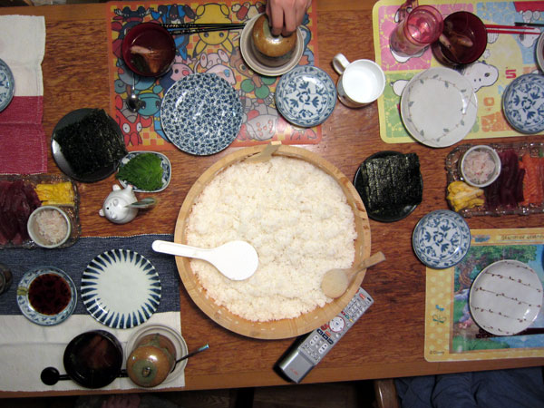 ご飯を食べながらスタートしても良いと思います。食卓を囲んで話し合い。年始の今の時期ならやりやすいはず